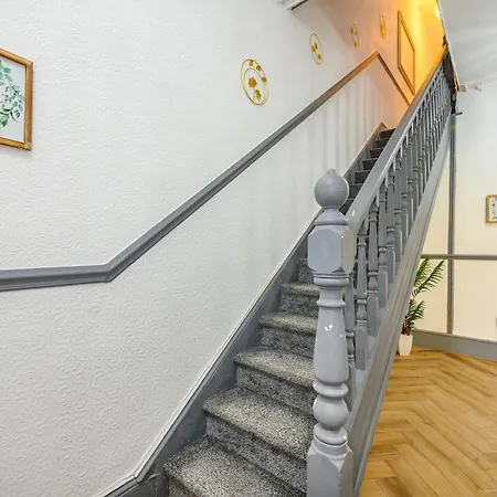 Homestay Rb7Ha - Cozy Double Room In Shared House Leeds (West Yorkshire)