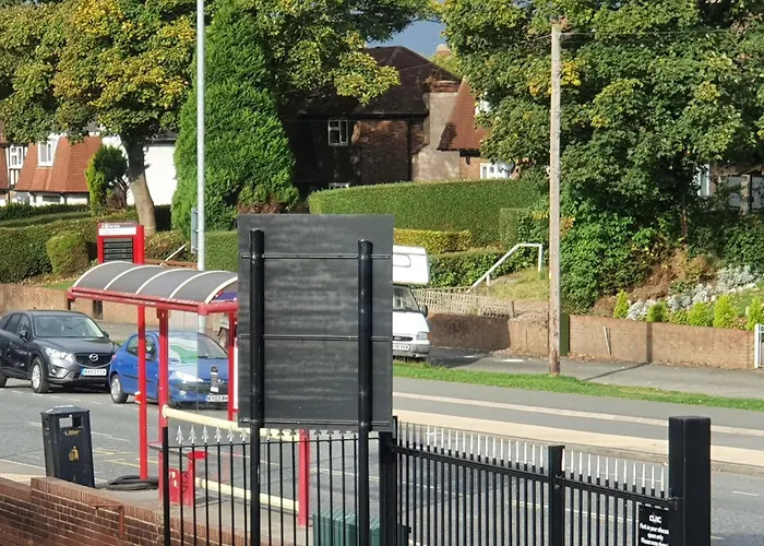 -rb7h - For Your Relaxed & Cosy & Free Parking * Leeds (West Yorkshire)