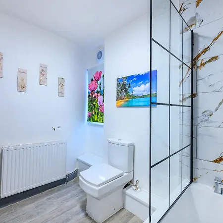 -rb7h - For Your Relaxed & Cosy & Free Parking * Leeds