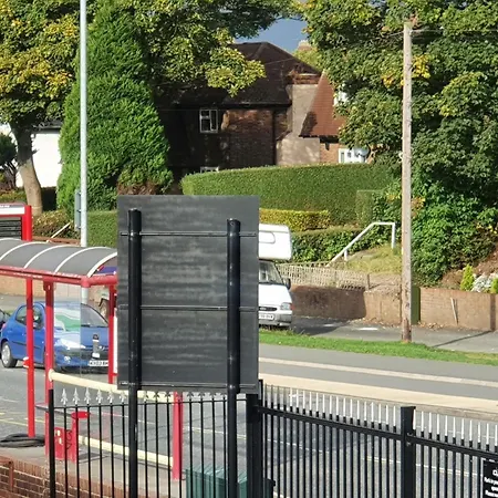 -rb7h - For Your Relaxed & Cosy & Free Parking * Leeds