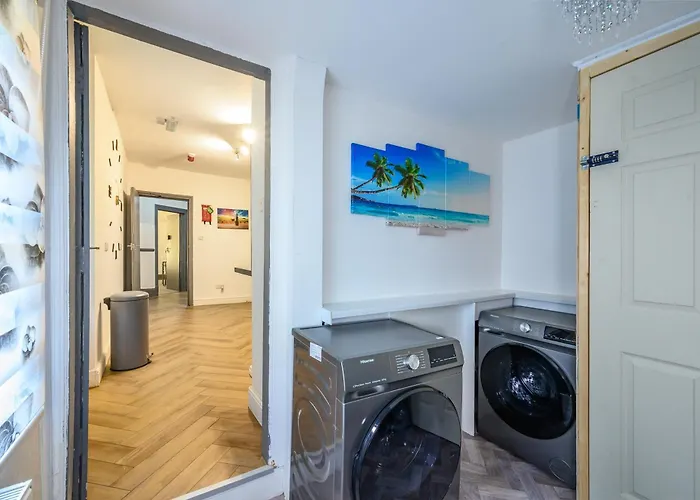 -rb7h - For Your Relaxed & Cosy & Free Parking Leeds (West Yorkshire)