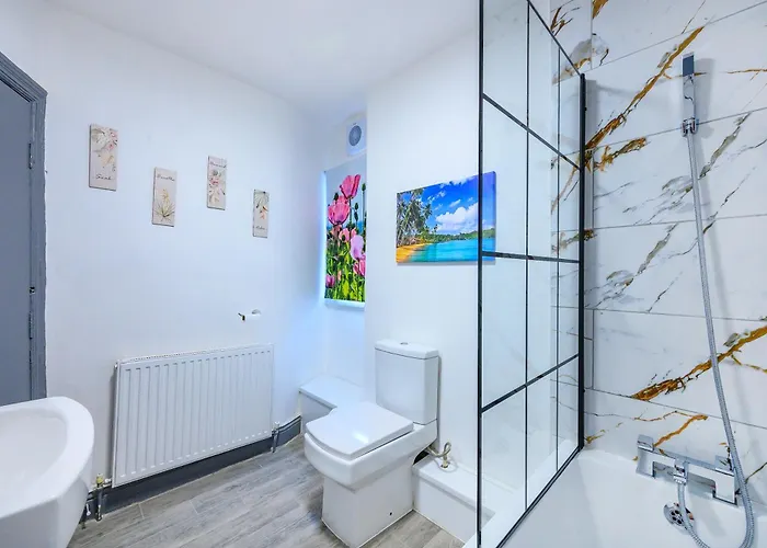 -rb7h - For Your Relaxed & Cosy & Free Parking * Leeds (West Yorkshire)